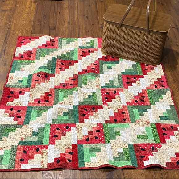 🍉 Watermelon Picnic Log Cabin Quilt - Picture 2 of 11